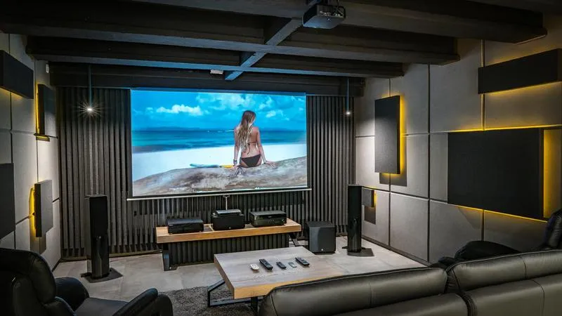 Jak przekształcić swój telewizor w kino domowe z Netflixem?