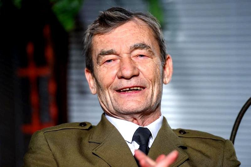 Który aktor z serialu „Barwy szczęścia” zmarł? Wspomnienie znanej postaci